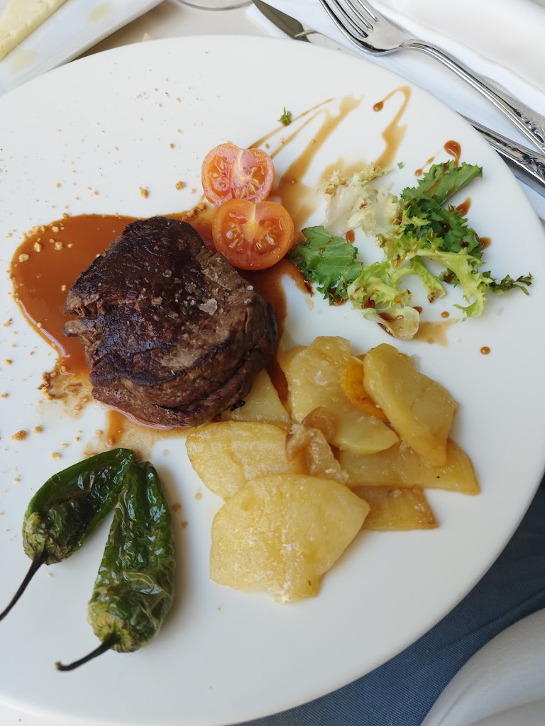 Taberna Guadiana — Comida y bebida