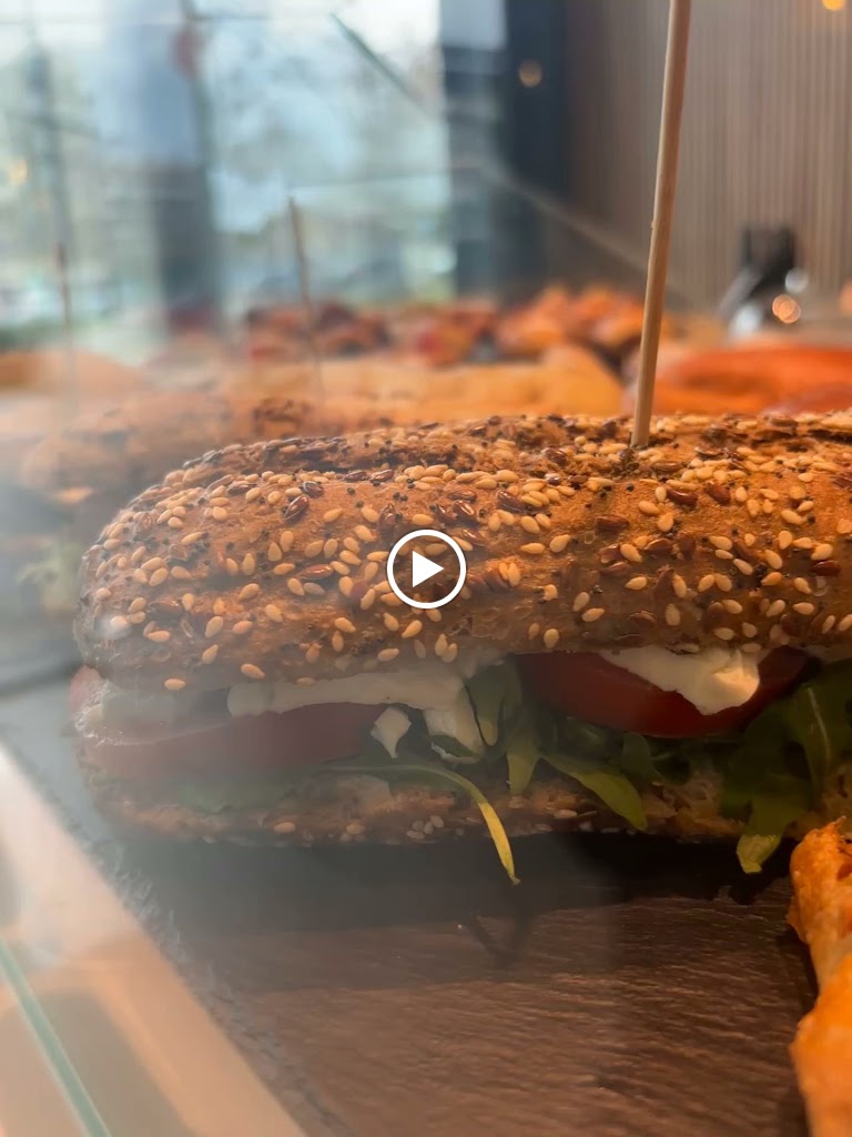 El Capricho Brunch & Cafeteria — Videos
