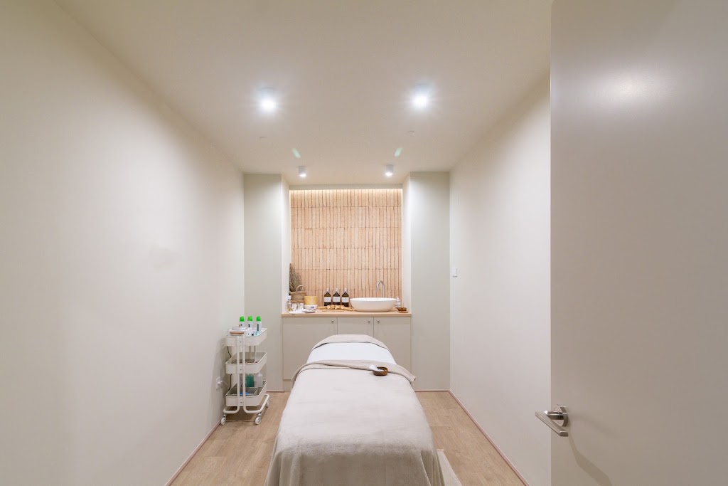 Alaia House | nails & beauty bar — Del propietario