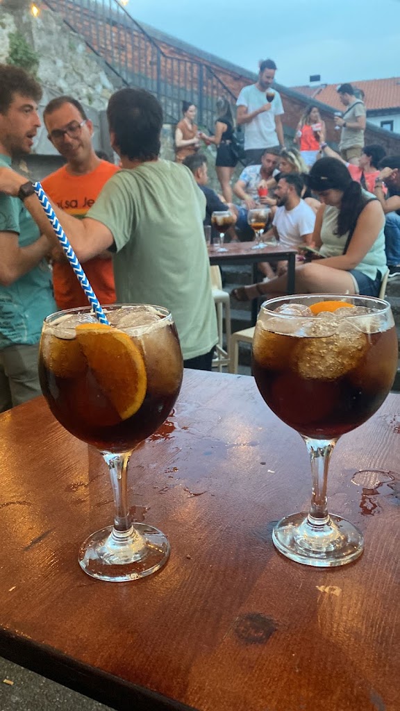 Cafe Pub Ruta 66 Castro Urdiales — Comida y bebida