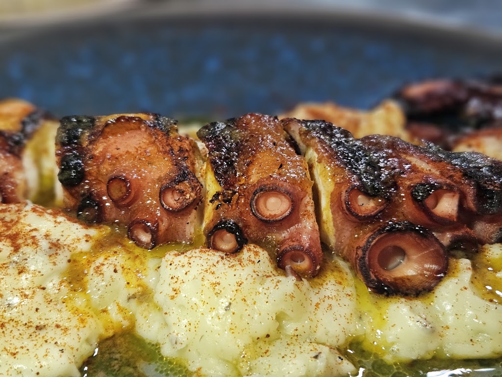 Restaurante A Mi Manera — Comida y bebida