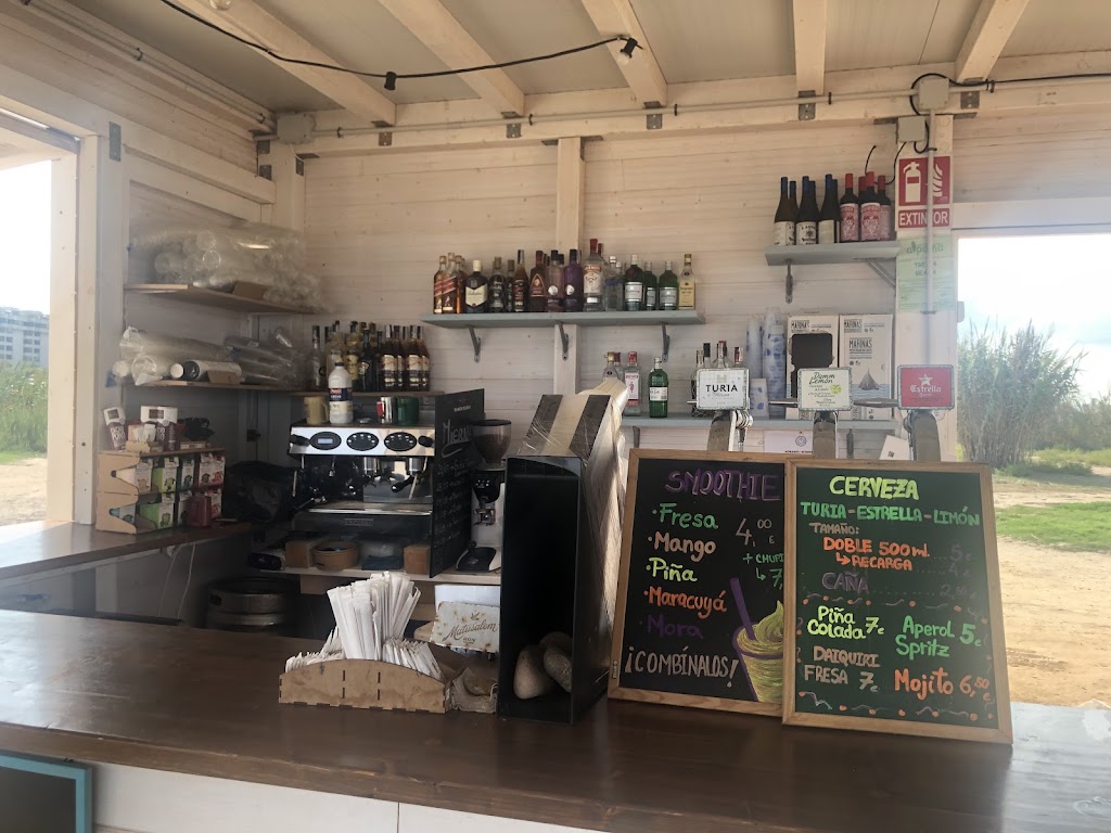 Chiringuito tres14 Beach — Ambiente