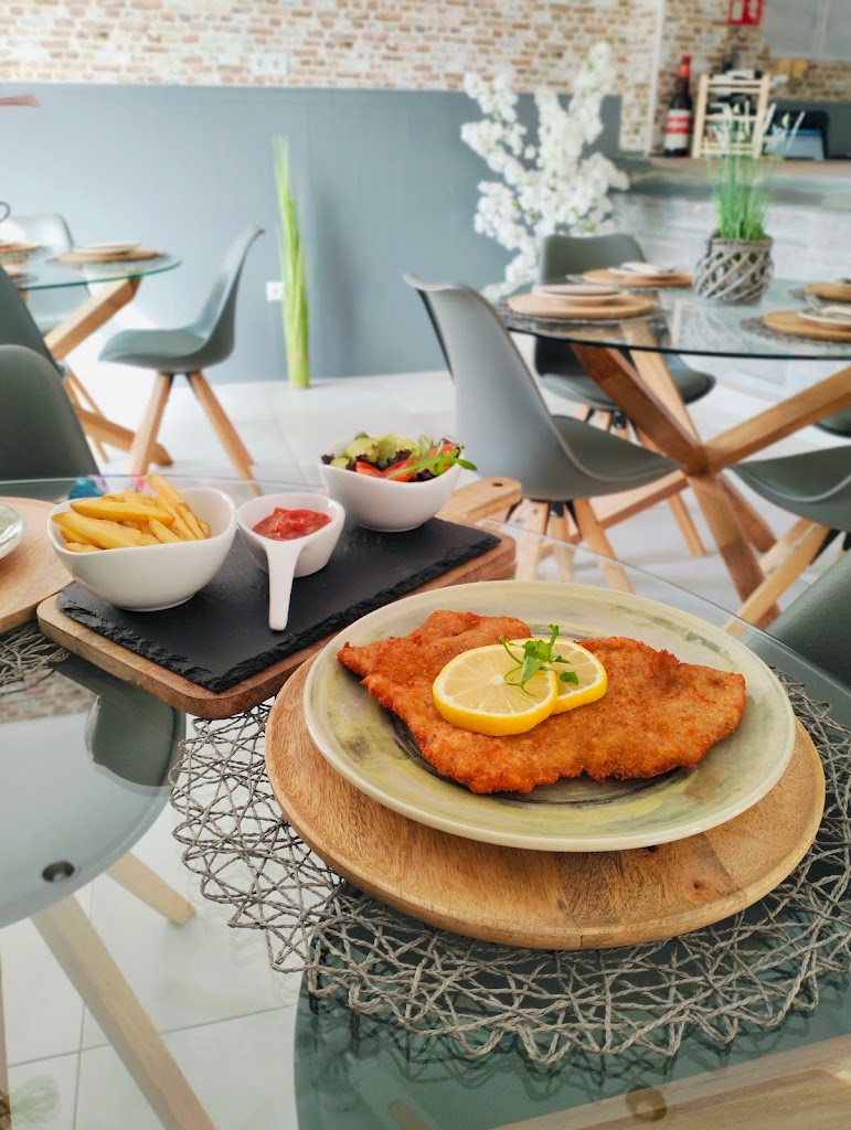 pausa Restaurante-Tapas Bar — Comida y bebida
