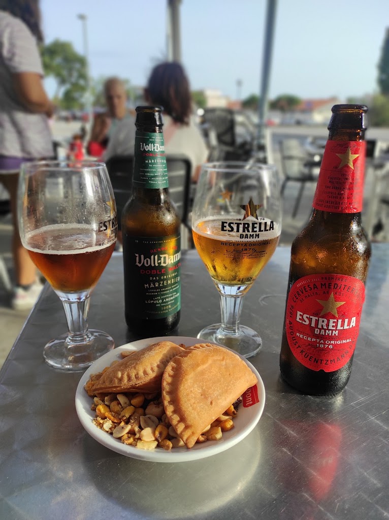 BAR DE TAPAS 81 — Comida y bebida