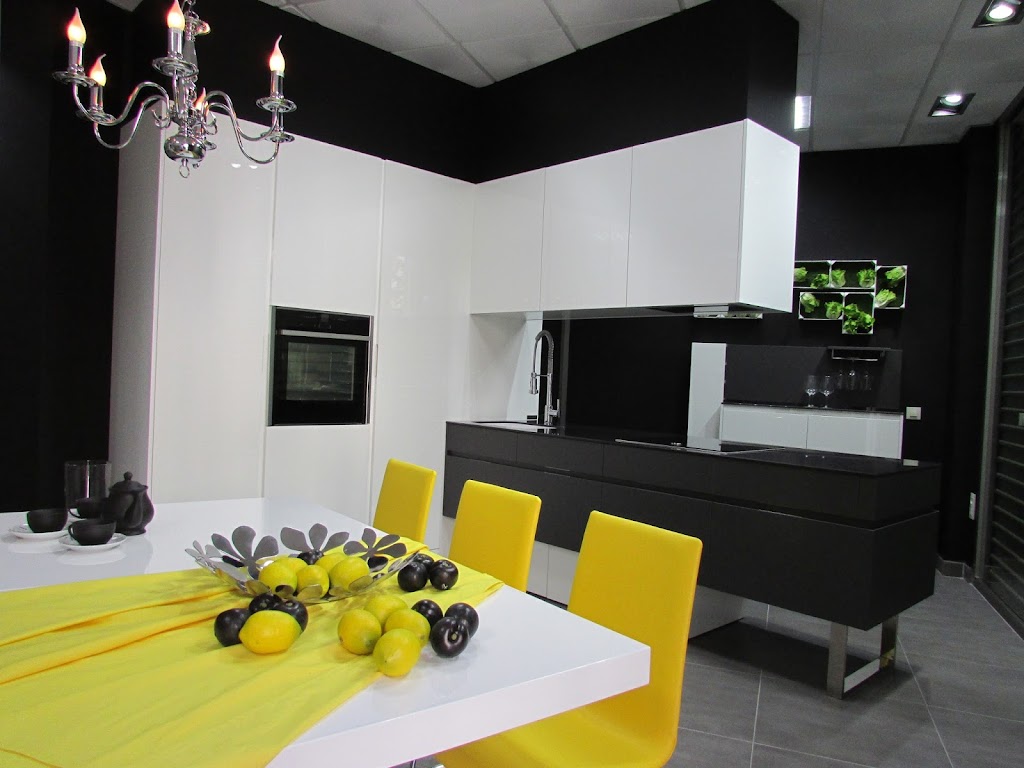 MODERN KITCHEN HELLIN