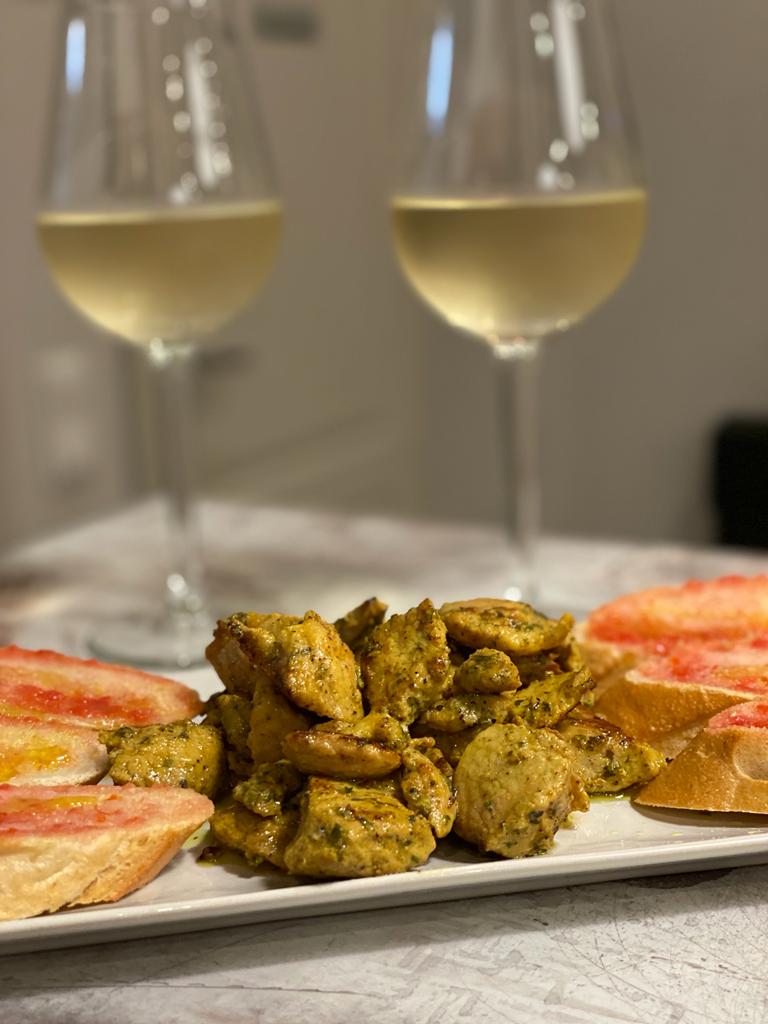 Nou Vins I tapes — Comida y bebida