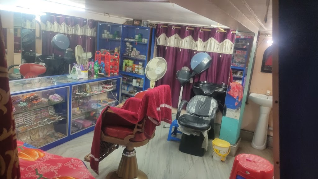 Ladies Beauty Parlour A C
