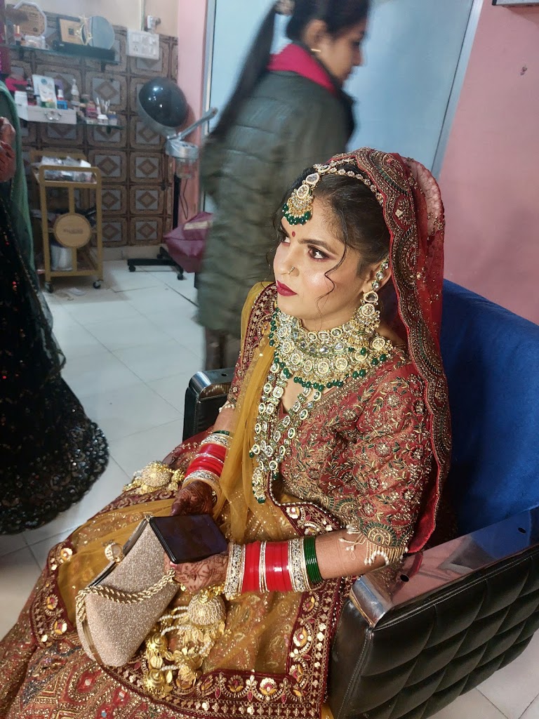 Noor Beauty Parlour