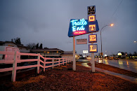 Trail's End Motel