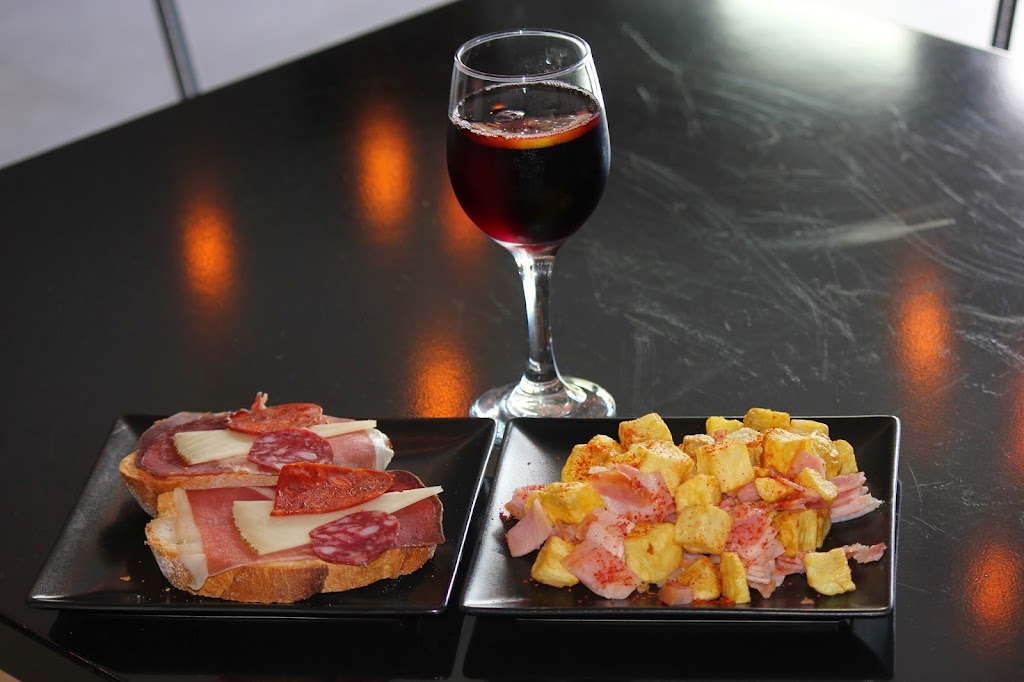 4 Bocas -Taperia-Bar — Comida y bebida