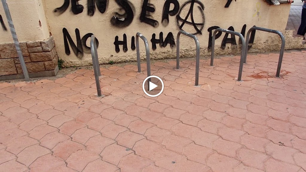 Aparcabicis a placa del Valles — Videos
