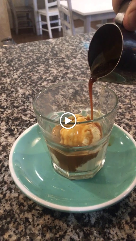 Cafeteria Las Ciguenas — Videos