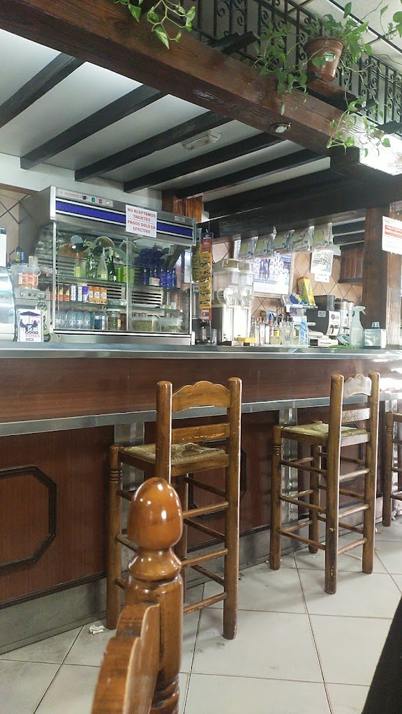 Bar 52 / Asadero de pollos — Ambiente