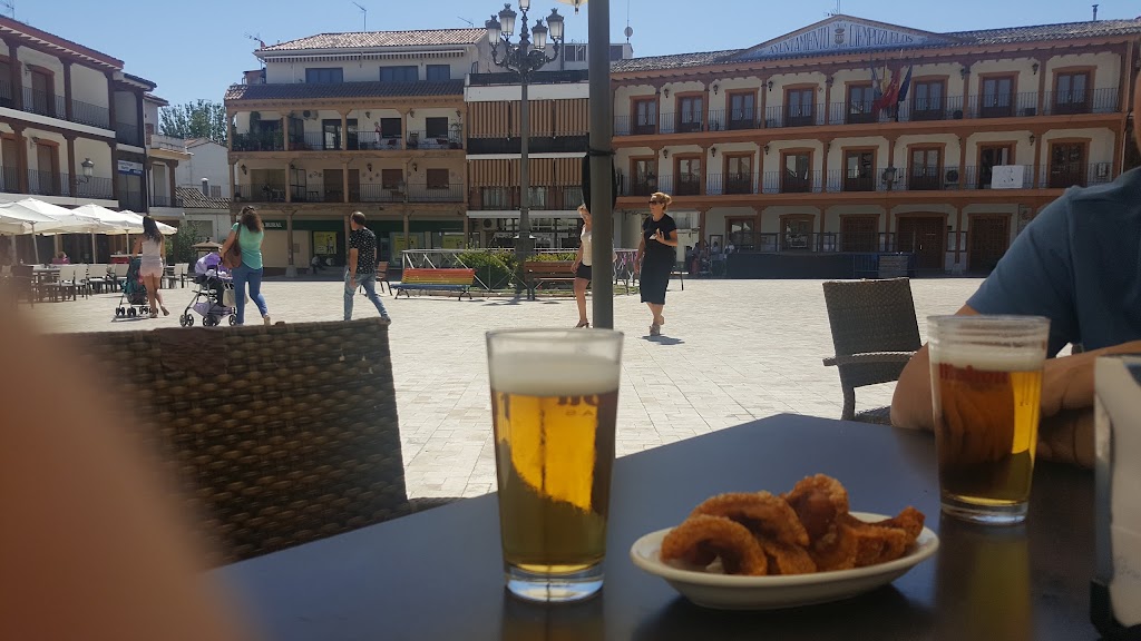 Bar Serradora — Comida y bebida
