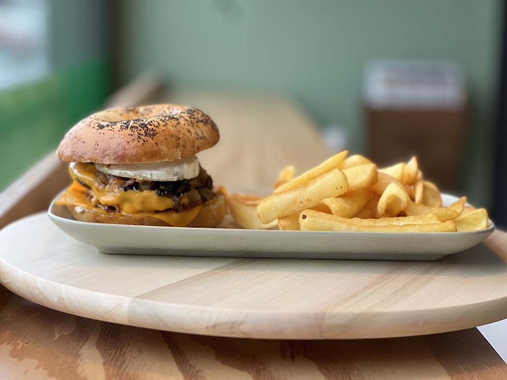 Manana Cafe — Comida y bebida