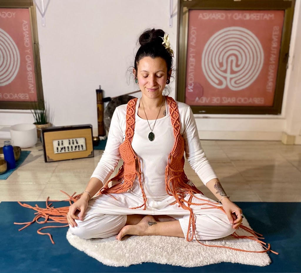 Escuela Raiz de vida. Yoga. Sabiduria, Salud y Sexualidad femenina