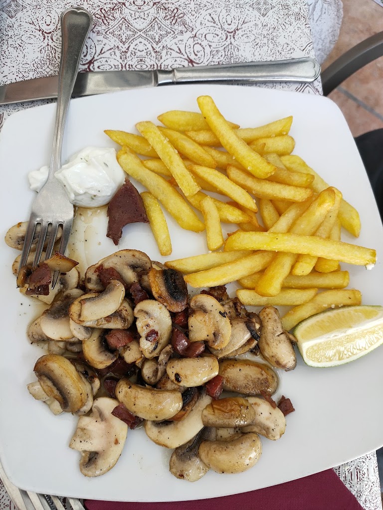 Restaurante Mayorquin — Comida y bebida