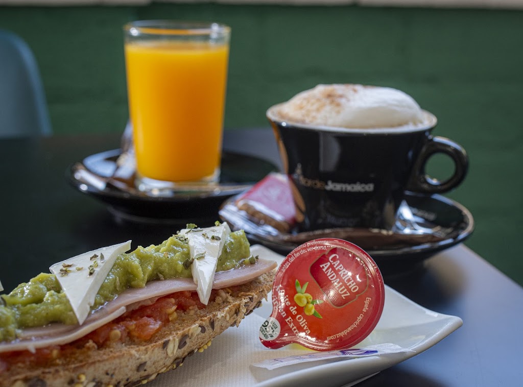 Forum Bar - Cafeteria — Cafe