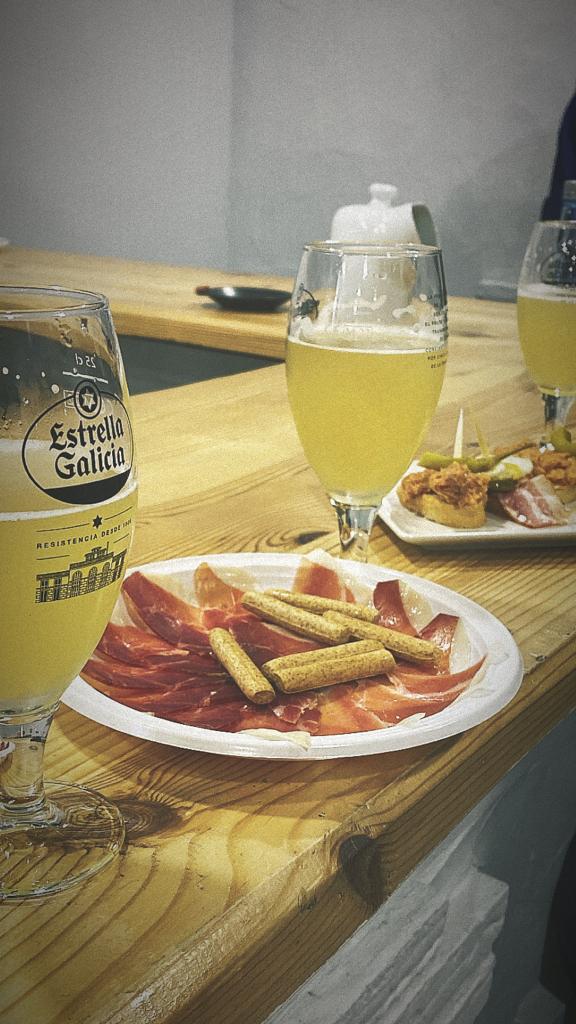 Bar Brooklyn — Comida y bebida