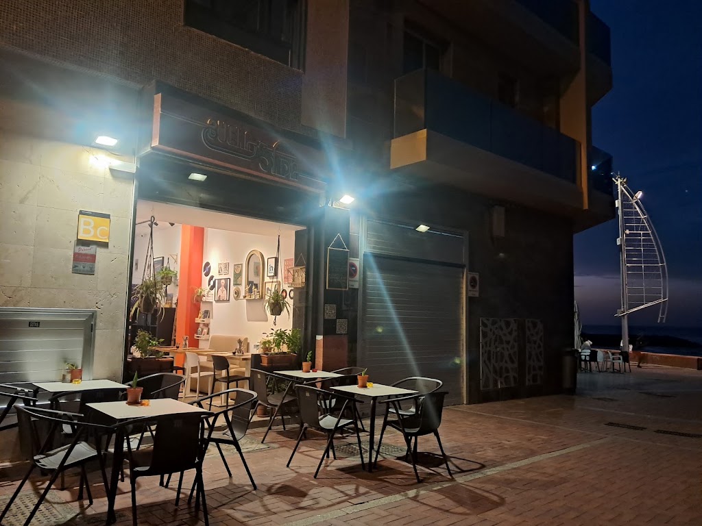 Buena Onda Cafe y Tapas — Ambiente