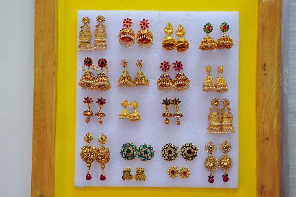 Auro Beauty Care Academy