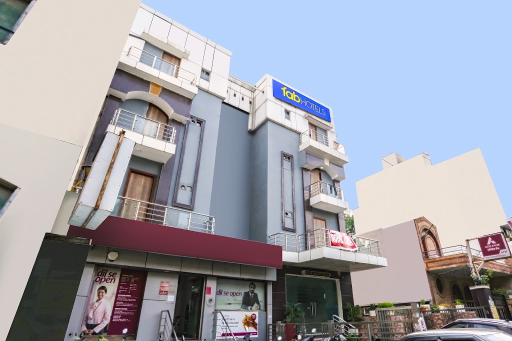Fabhotel Royal Touch Hotel In Patel Nagar