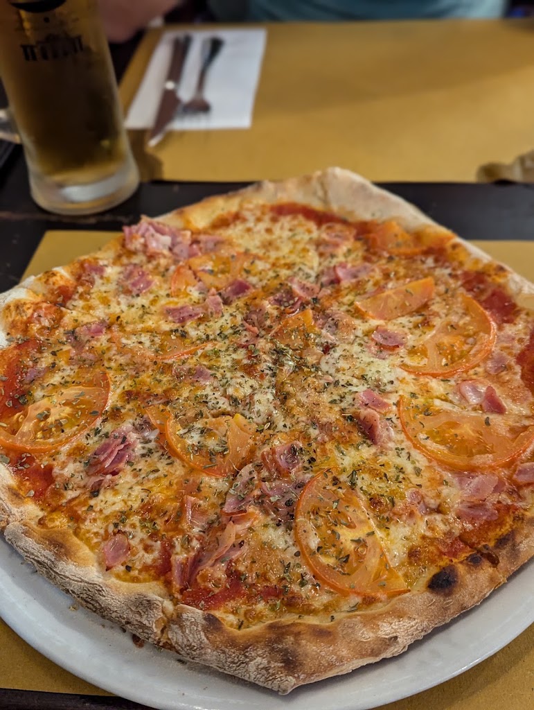 Pizzeria El Sabio — Comida y bebida