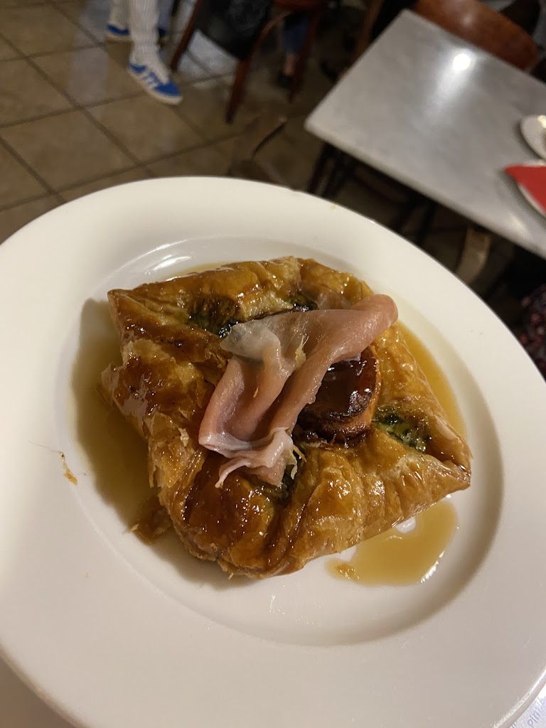 La Ermita Tapas Bar — Comida y bebida