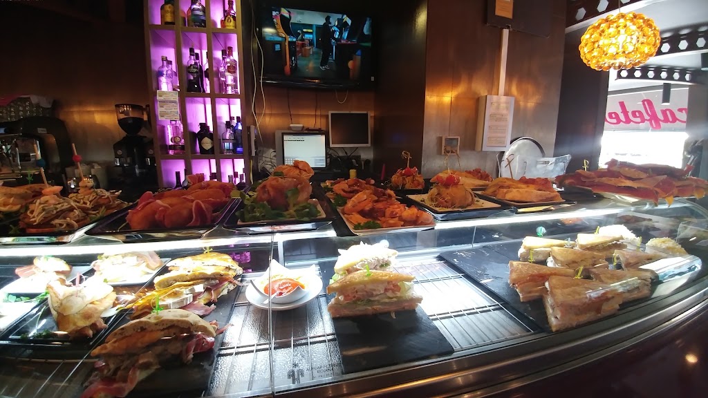 Cafe Lolita — Ambiente