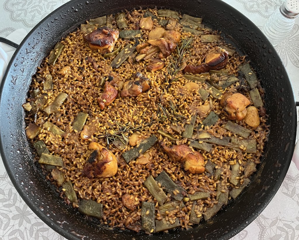 La Esencia — Paella