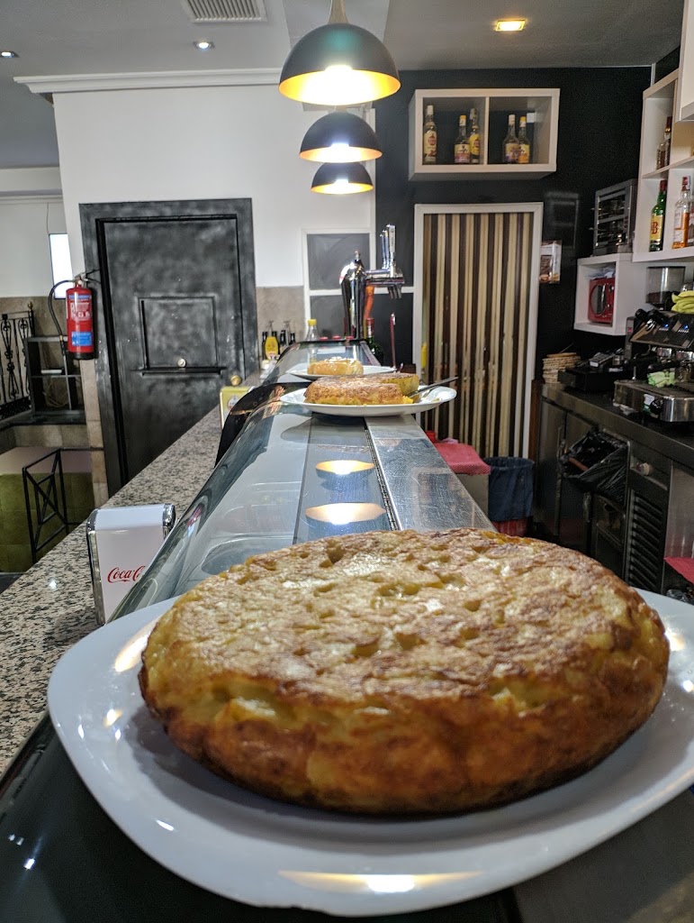 Bar Quinta Avenida — Comida y bebida