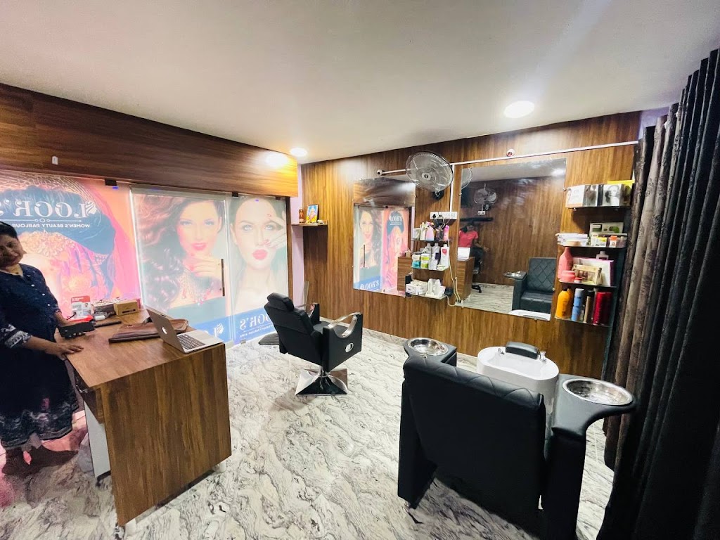 Looks Womens Beauty Parlour Spa