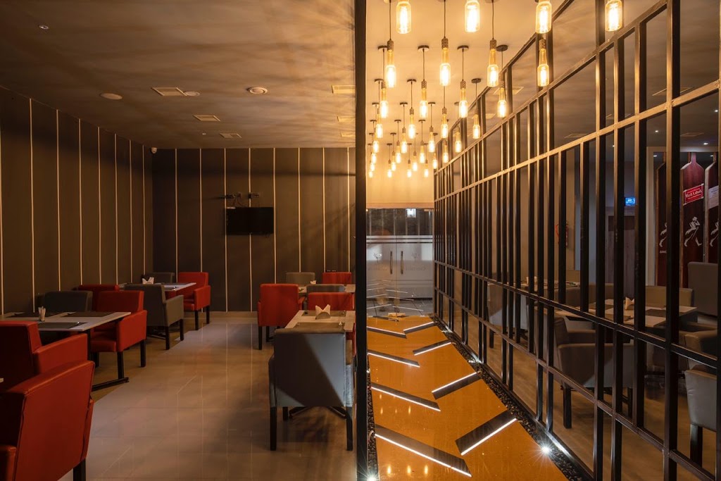 Cocktails Restaurant Bar