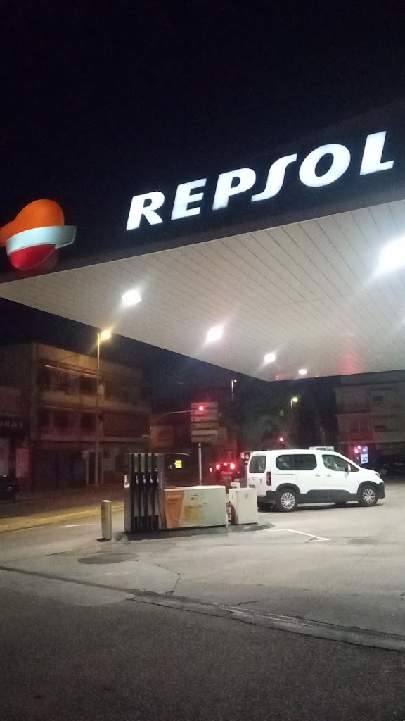 Estacion de Servicio Repsol — Exterior