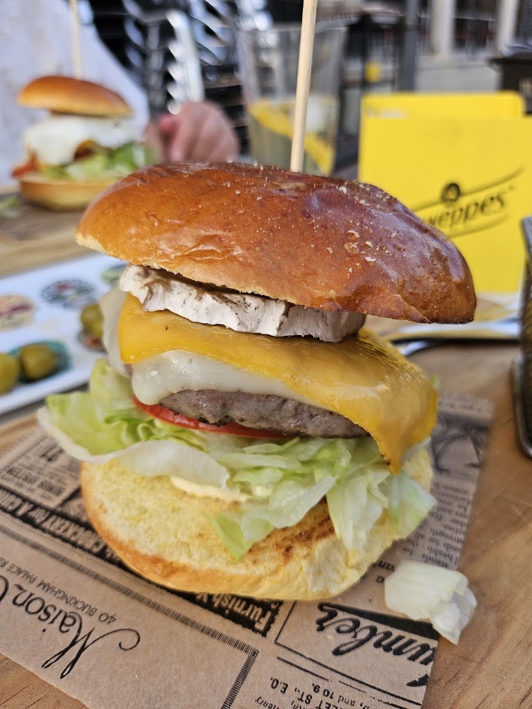 Tarambana Plaza — Hamburguesa
