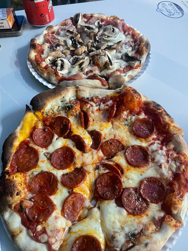 Bona Pizza — Comida y bebida