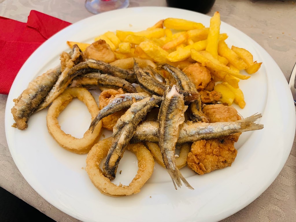 Meson Restaurante Santi Mostacilla — Comida y bebida