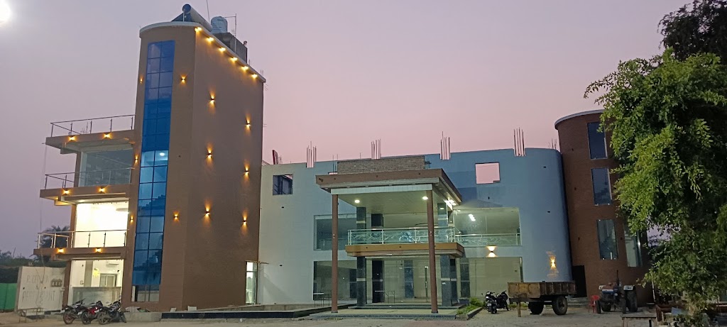 Hotel Barahi Palace