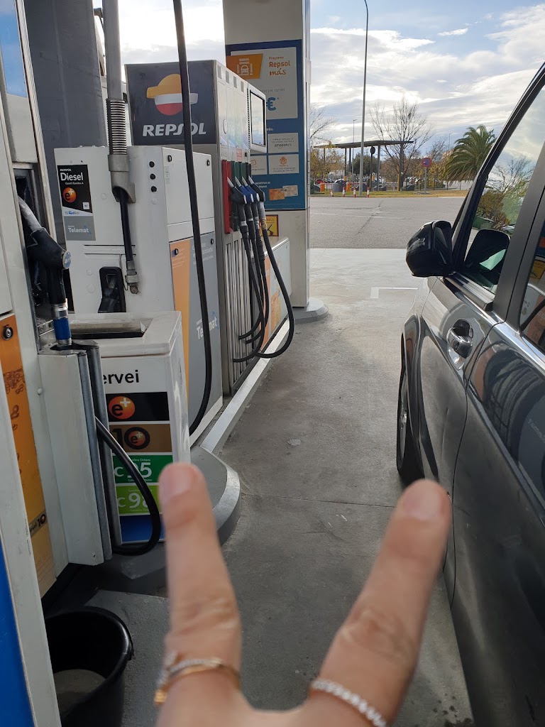 Estacion de Servicio Repsol — Estacion de servicio