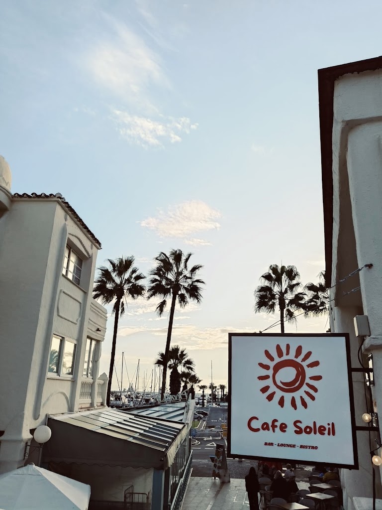 Cafe Soleil - Lounge & Sports bar — Del propietario