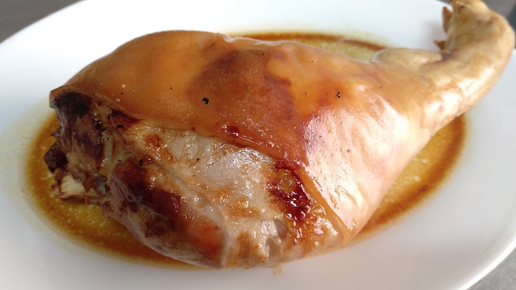 Asador Parada — Comida y bebida