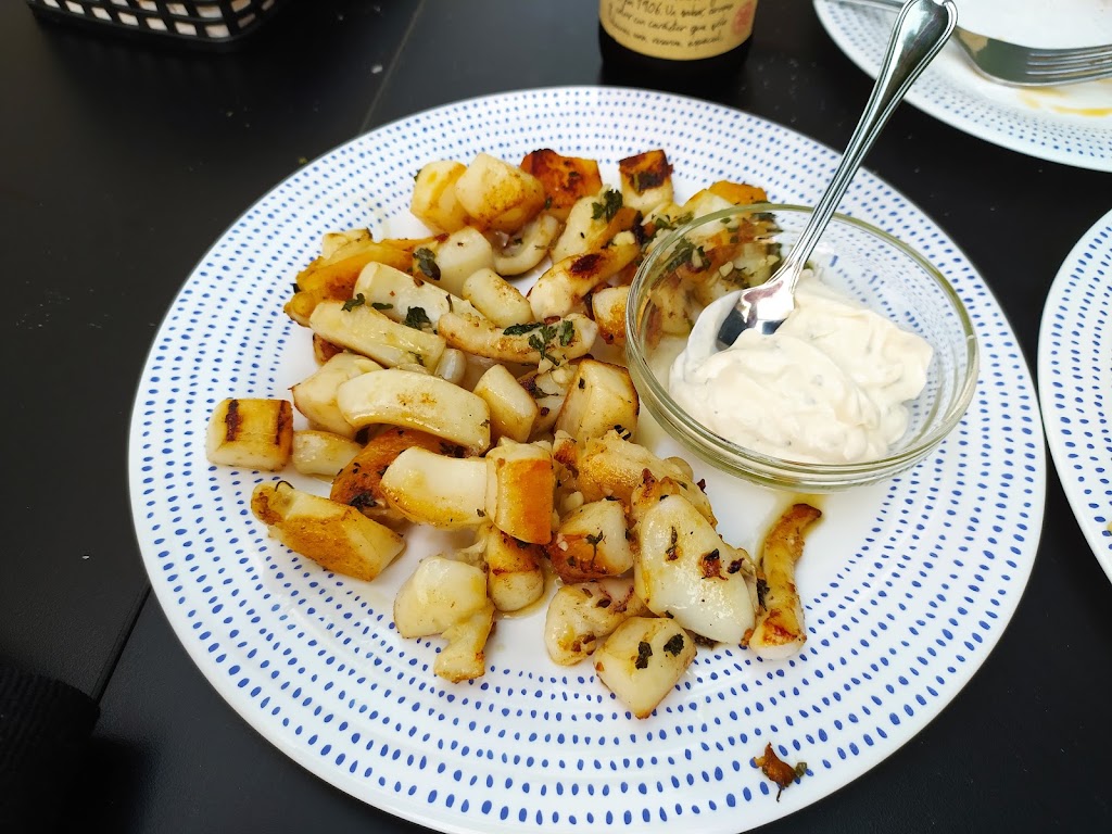 Canas Aqui — Comida y bebida