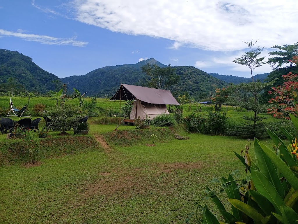 Sitinggil Muncul glamping and villas