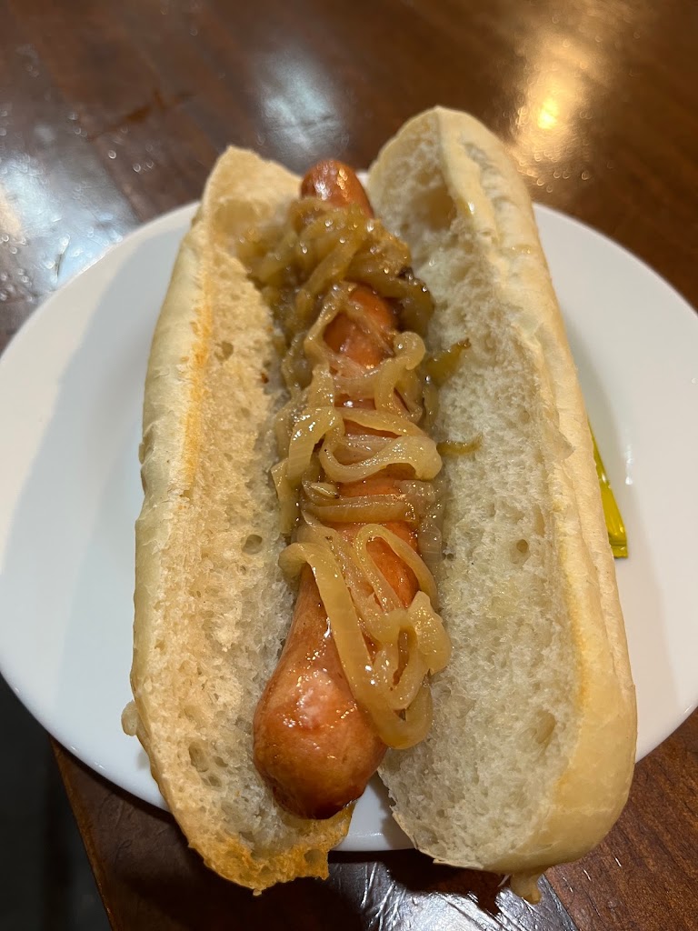 Bratwurst Hausle Baviera — Comida y bebida