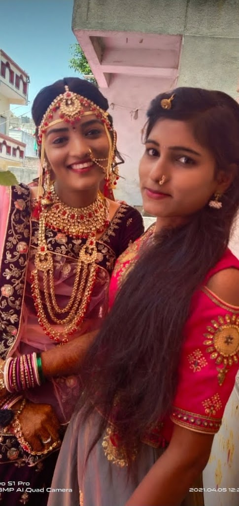 Sadguru Beauty Parlour Cutlery