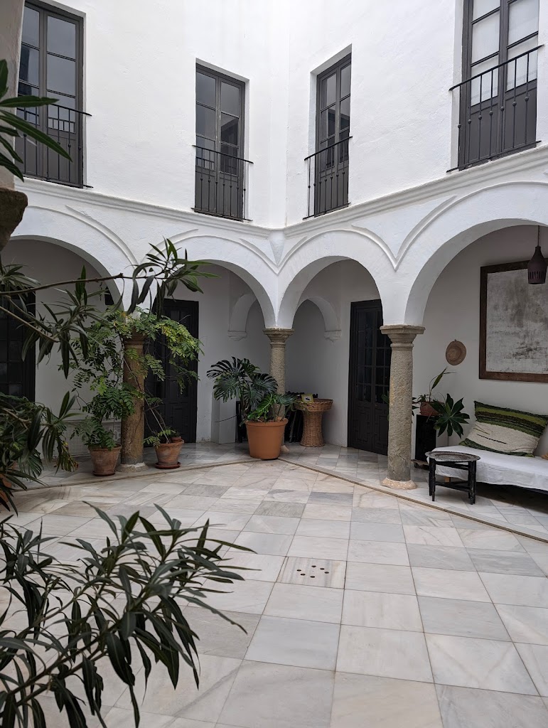 Eole Apartments