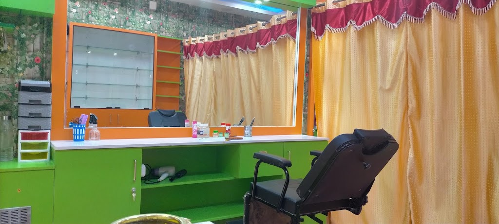 Shalinishamini Beauty Parlour