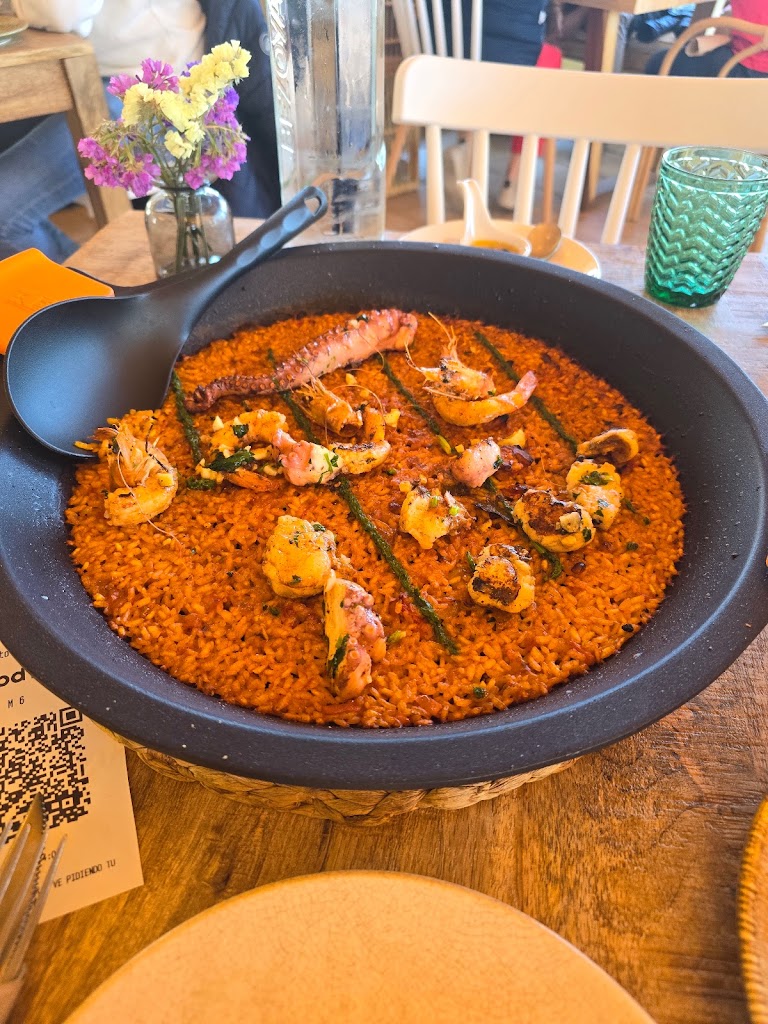 Chiringuito La Romanilla — Paella