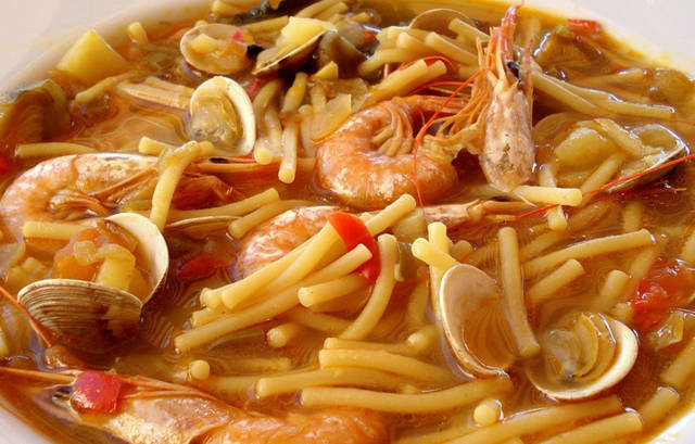 BAR VILLALAR. — Comida y bebida