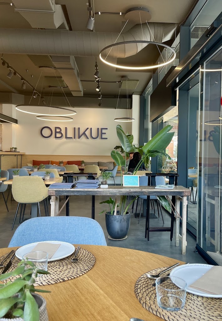 Oblikue Restaurant Masnou — Ambiente